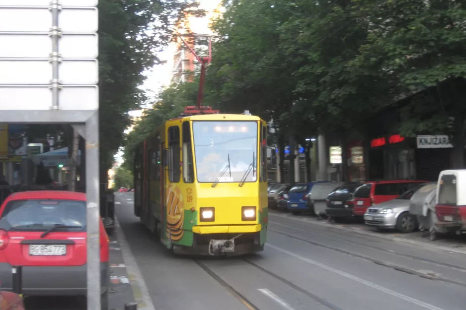 Beograd sporvognslinje 3 med ledvogn 329 på Resavska (2008)