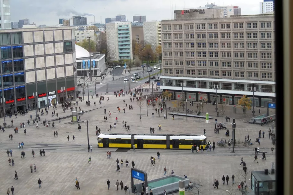 Berlin foran U Alexanderplatz (2010)