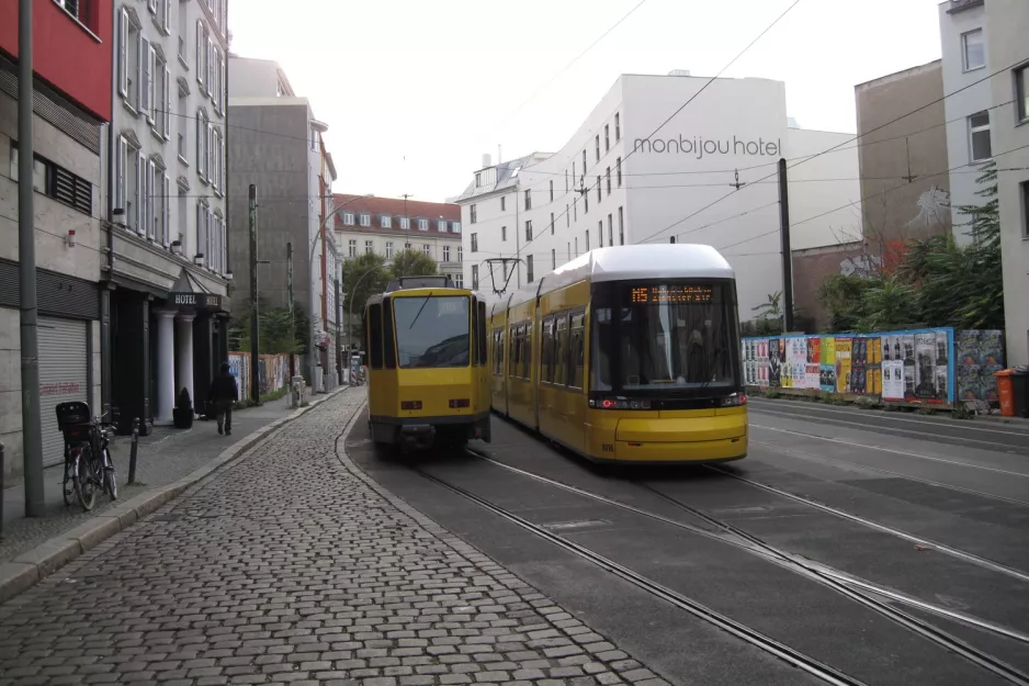 Berlin hurtiglinje M6 ved S Hackescher Markt (2012)