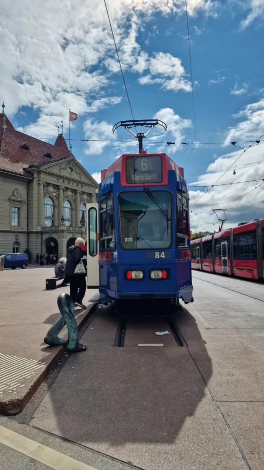 Bern regionallinje 6 med ledvogn 84 ved Zytglogge (2024)