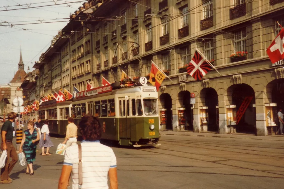 Bern sporvognslinje 3 med motorvogn 126 på Spitalgasse (1982)