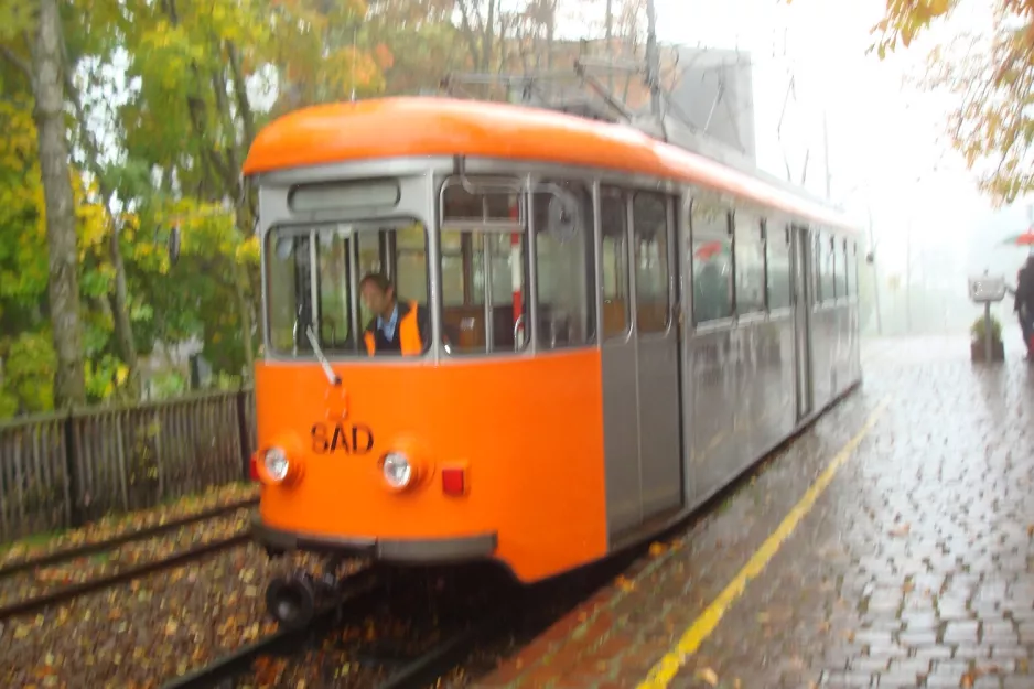 Bolzano regionallinje 160 med motorvogn 12 ved Oberbozen/Soprabolzano (2012)