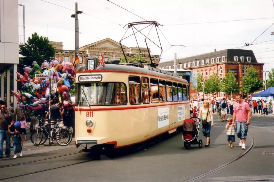 Bremen 15 Stadtrundfahrt med motorvogn 811 på Bahnhofsplatz (2007)