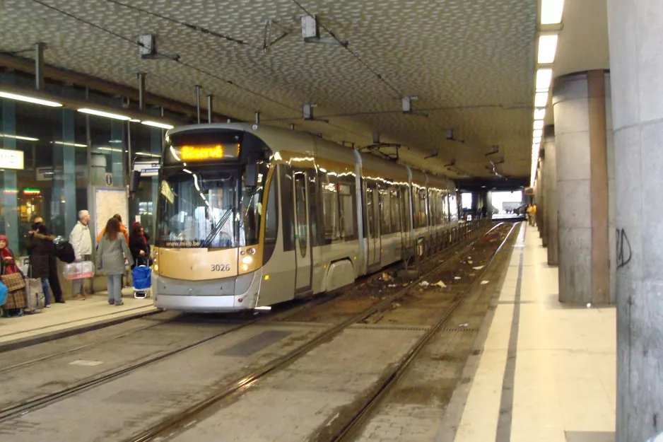 Bruxelles lavgulvsledvogn 3026 ved Gade du Midi / Zuidstation (2008)