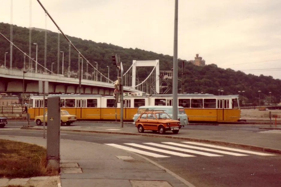 Budapest sporvognslinje 2  på Jane Haining rakpart (1983)