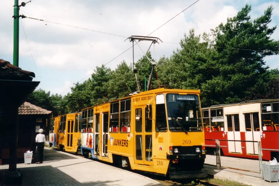 Bydgoszcz sporvognslinje 1 med motorvogn 269 ved Las Gdański (2004)