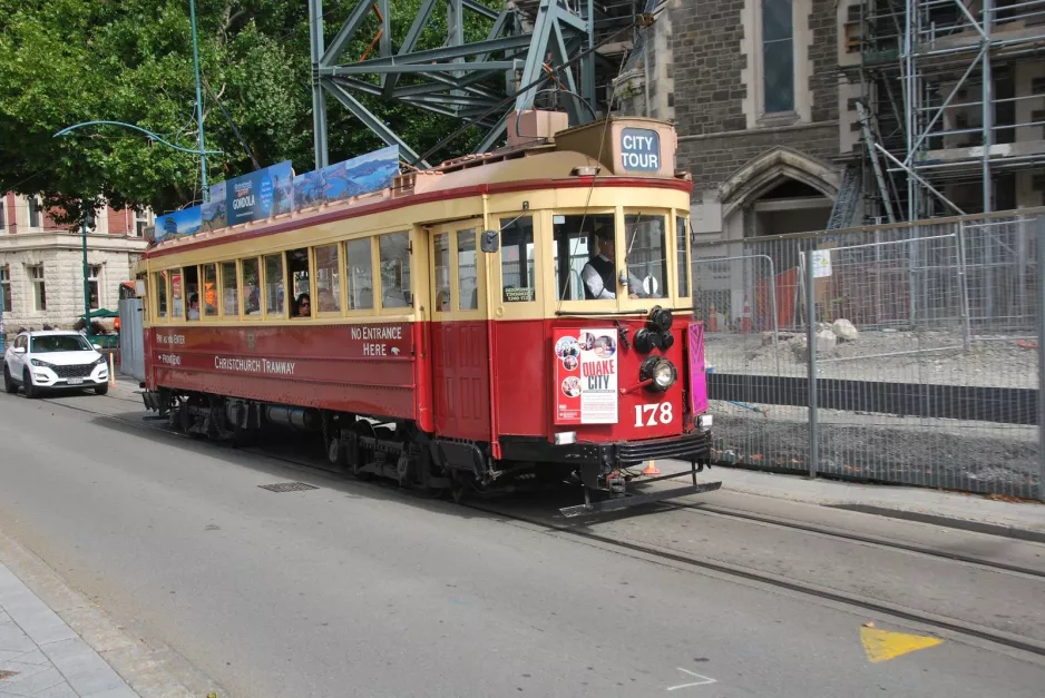 Christchurch Tramway line med motorvogn 178 på Cathedral Square (2023)