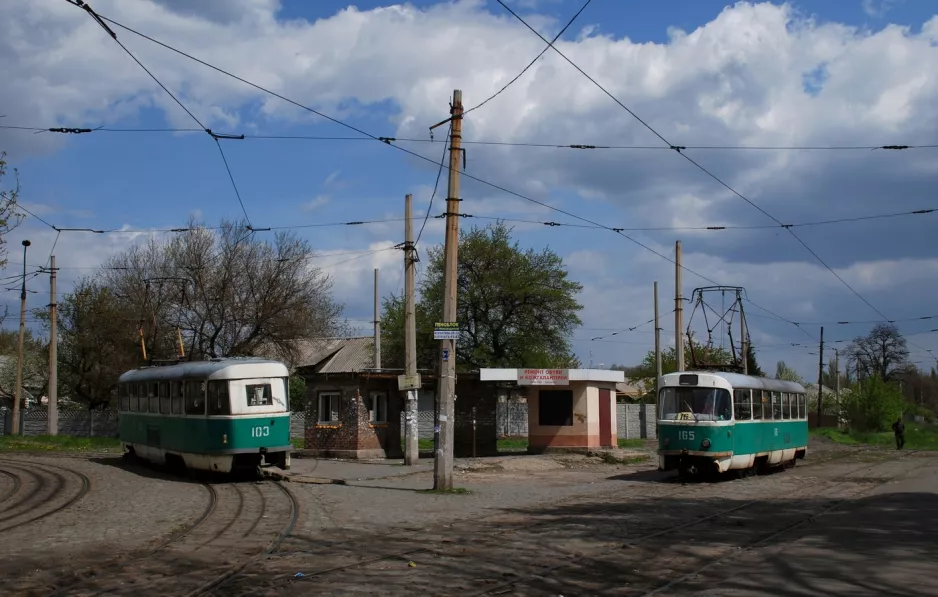 Donetsk sporvognslinje 8 med motorvogn 103 ved Kronshtadska St (2011)