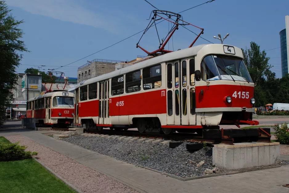 Donetsk sporvognslinje 8 med motorvogn 132 ved wuł. Czerwonoarmijśka (2012)