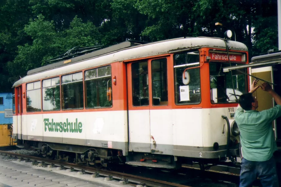 Dortmund skolevogn 910 "Hektor" foran Bahnhof Mooskamp (2007)