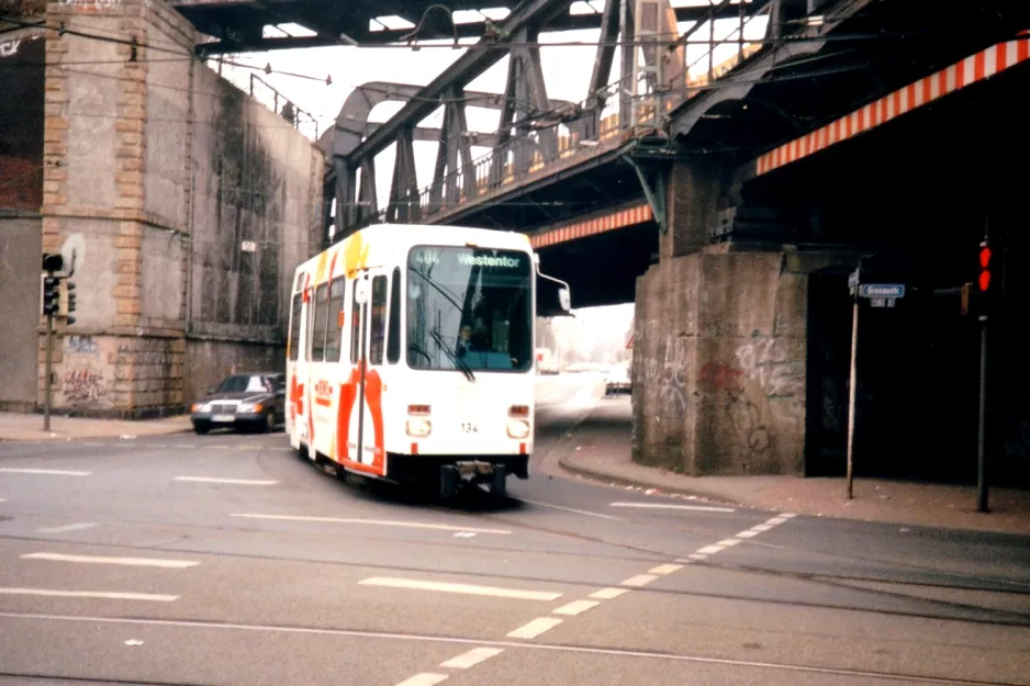 Dortmund sporvognslinje U44 med ledvogn 134 nær Enscheder Str. (1996)