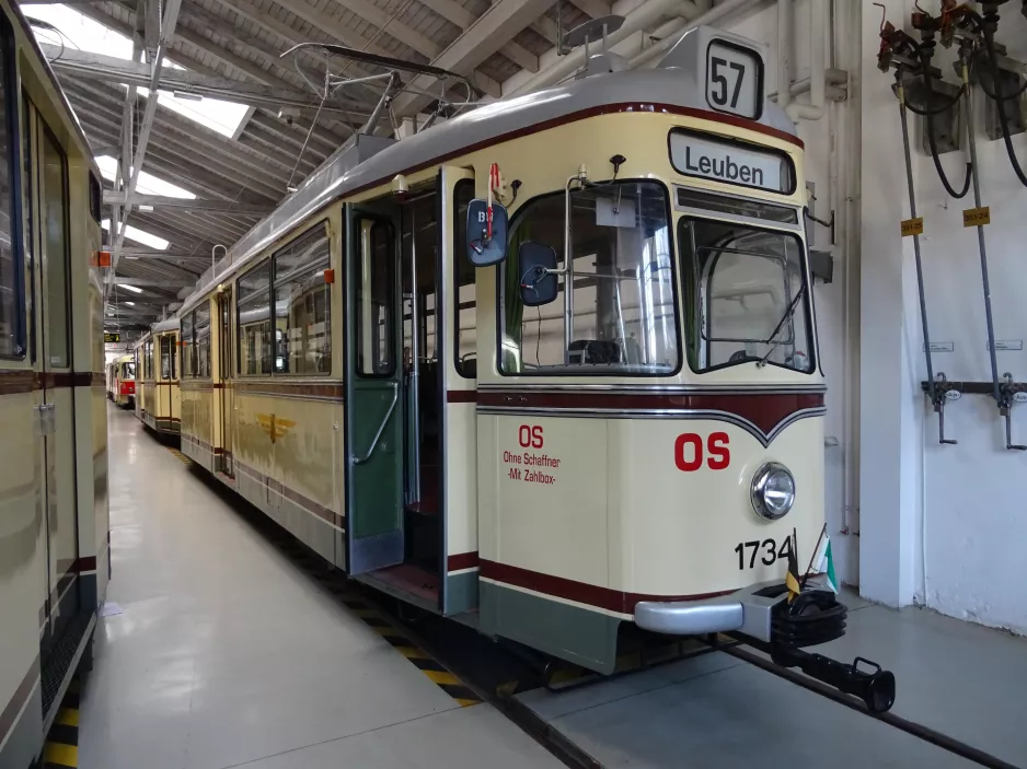 Dresden motorvogn 1734 i Straßenbahnmuseum (2019)