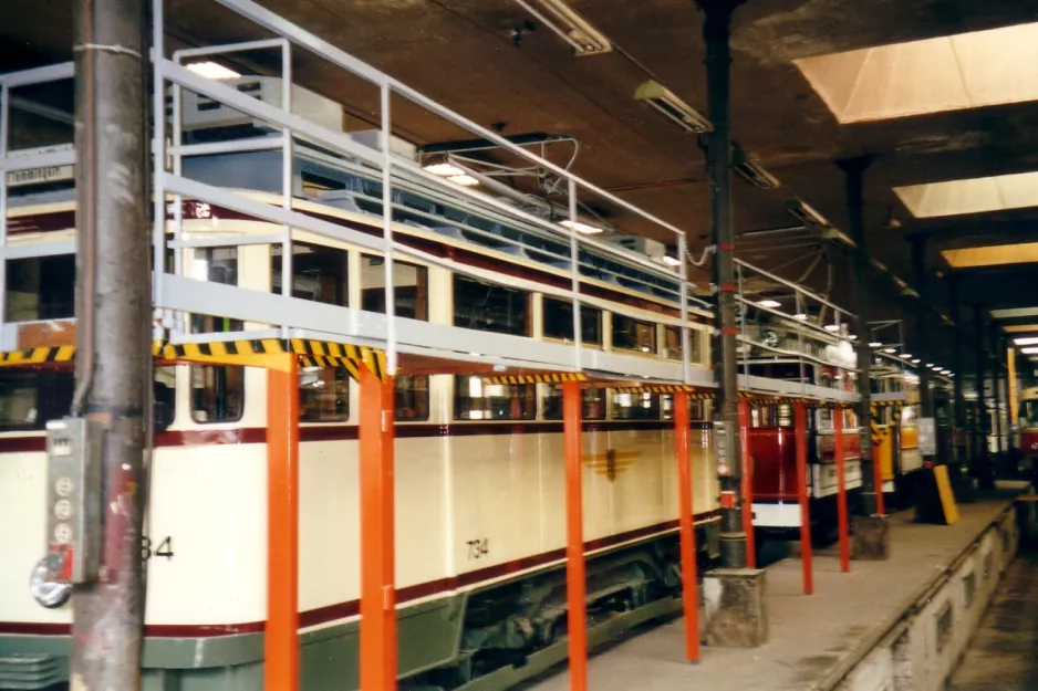 Dresden motorvogn 734 i Straßenbahnmuseum (2002)