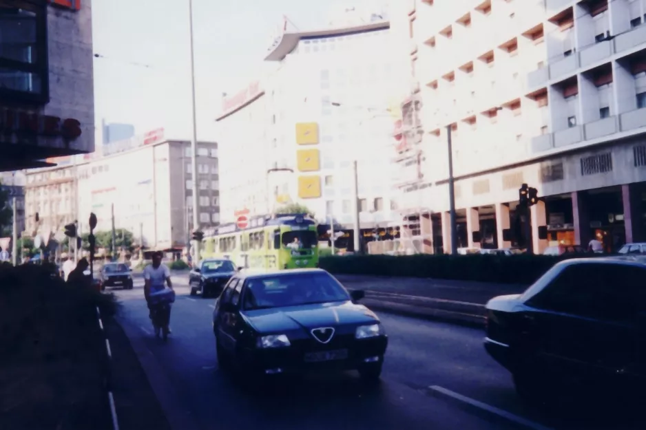 Frankfurt am Main sporvognslinje 16  nær Hauptbahnhof (1991)