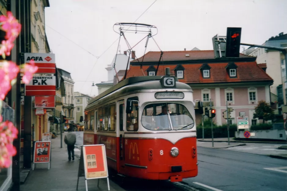 Gmunden sporvognslinje 174 med motorvogn 8 ved Franz-Josef-Platz (2004)