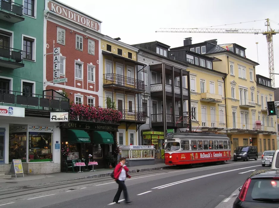 Gmunden sporvognslinje 174 med motorvogn 8 ved Franz-Josef-Platz (2009)