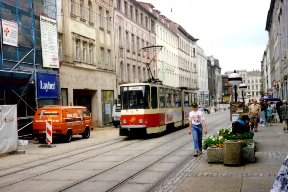 Görlitz sporvognslinje 1 med ledvogn 14 nær Postplatz (1993)