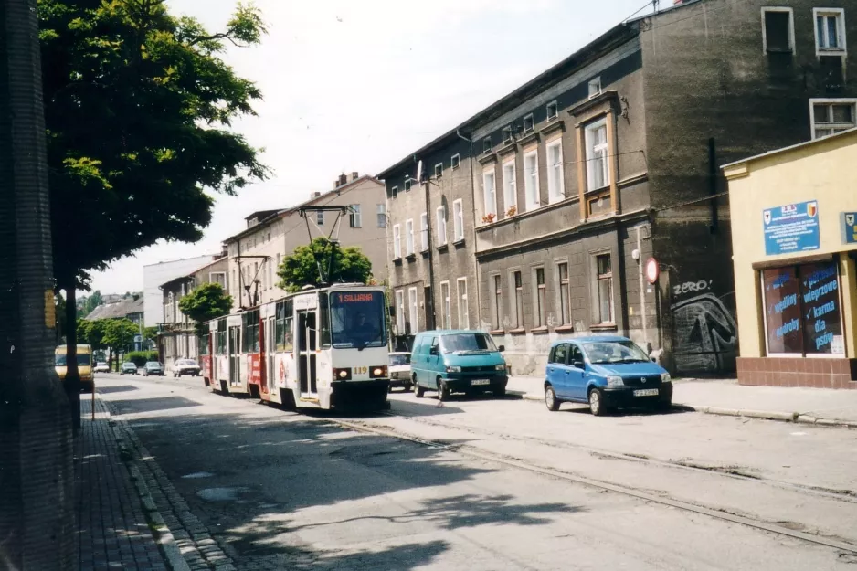 Gorzów Wielkopolski sporvognslinje 1 med motorvogn 119 på Sikorskiego (2004)