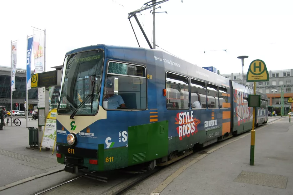 Graz ekstralinje 3 med ledvogn 611 ved Hauptbahnhof (Europaplatz) (2010)