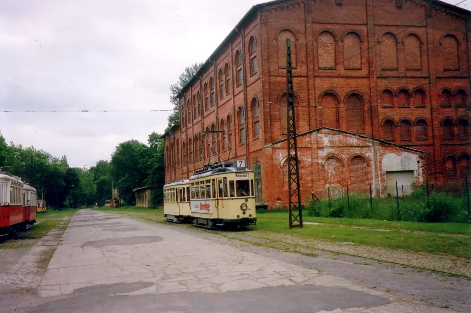 Hannover Hohenfelser Wald med motorvogn 218 foran Straßenbahn-Museum (2006)