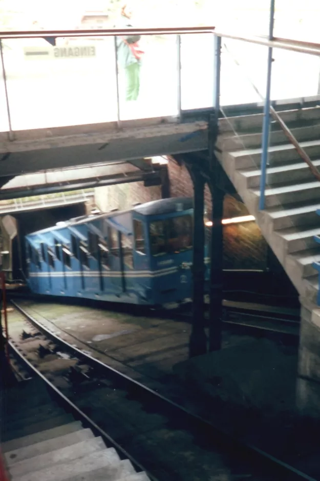 Heidelberg Bergbahn med motorvogn Bergbahn 2 ved Schloss (1998)