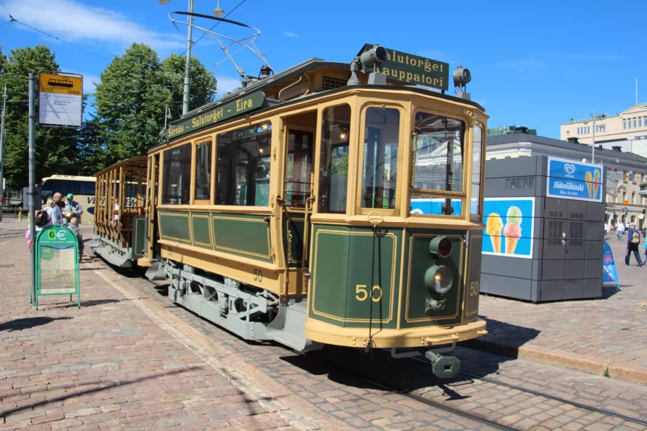 Helsingfors museumslinje med motorvogn 50 ved Kauppatori/Salutorget (2018)