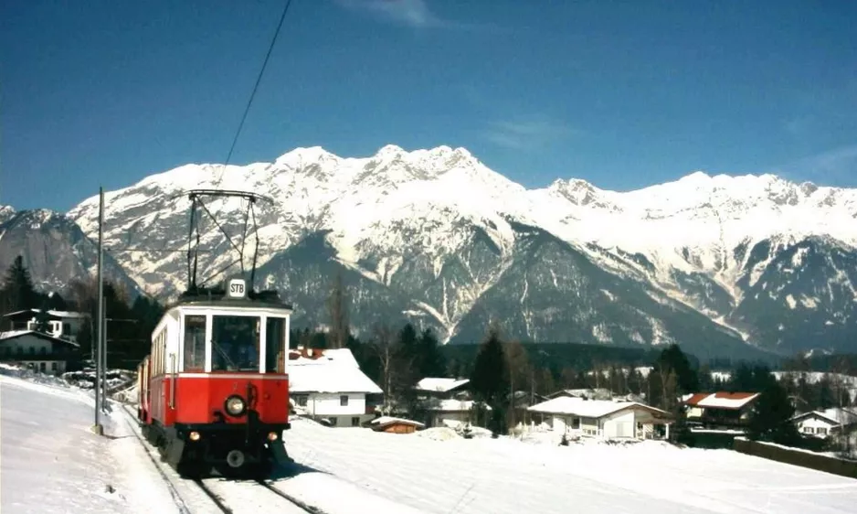 Innsbruck Stubaitalbahn (STB) med motorvogn 3 ved Nockhofweg (2006)