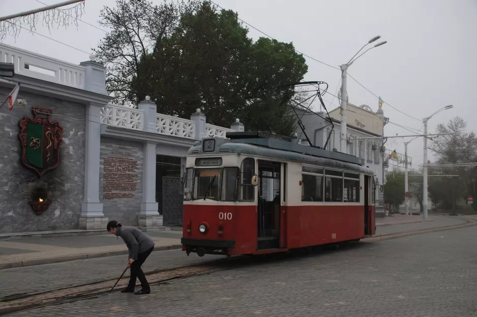 Jevpatorija lejlighedslinje 2 med motorvogn 010 (2011)