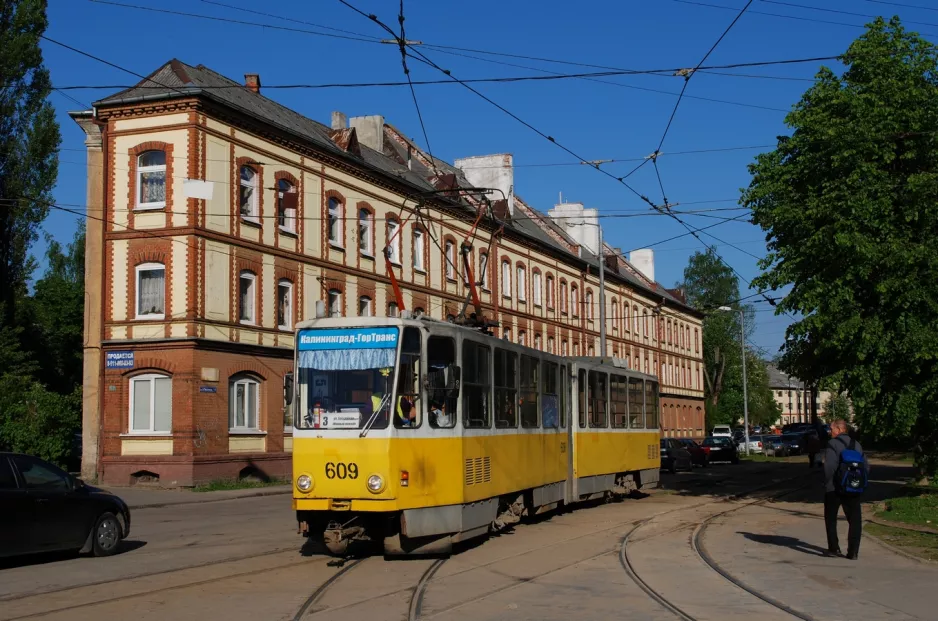 Kaliningrad sporvognslinje 3 med ledvogn 609 på Bolshaya Pesochnaya (2012)