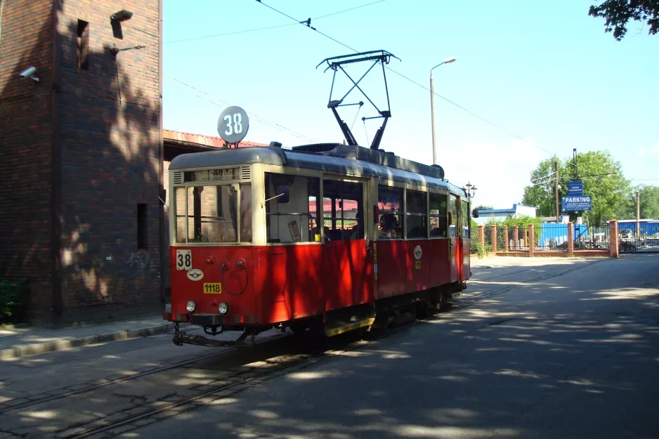 Katowice sporvognslinje T38 med motorvogn 1118 "Hildka" ved Powstańców Śląskich (2008)