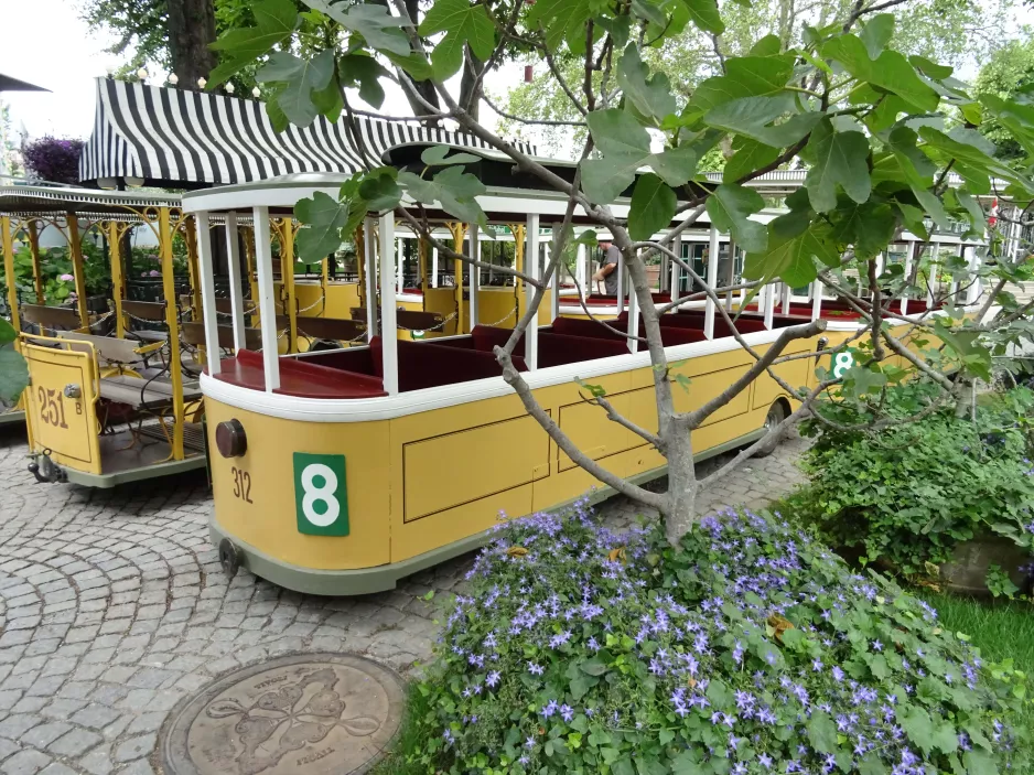 København Tivoli med modelbivogn 312 ved Linie 8 (2019)