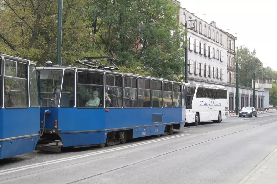 Kraków sporvognslinje 3 med motorvogn 471 på Straszewskiego (2011)