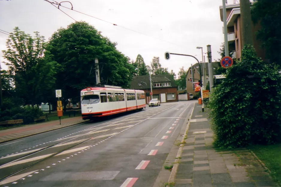 Krefeld sporvognslinje 041 med ledvogn 814 ved Eichhornstraße (2007)