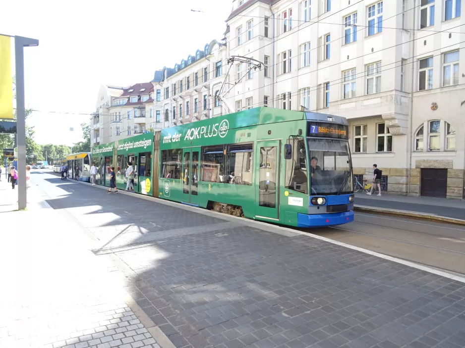 Leipzig sporvognslinje 7 med lavgulvsledvogn 1108 ved Angerbrücke, Straßenbahnhof (2023)