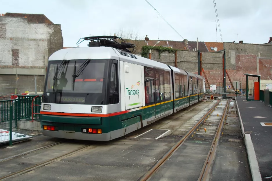 Lille sporvognslinje T med lavgulvsledvogn 14 ved Tourcoing Center (2008)