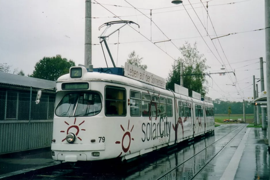 Linz sporvognslinje 2 med ledvogn 79 ved Hillerstraße (2004)