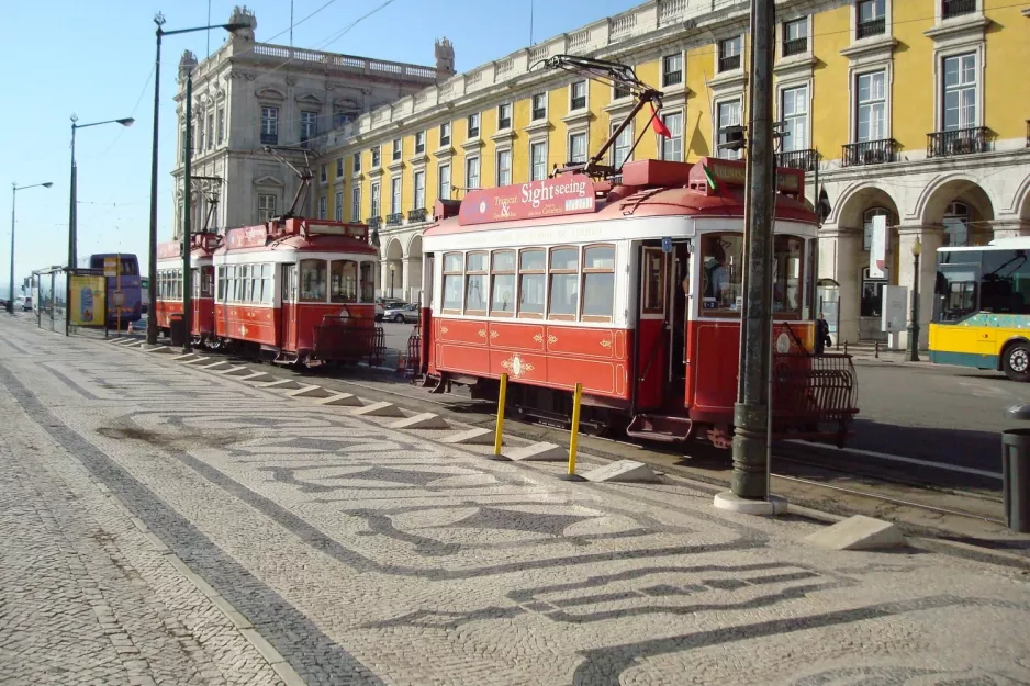 Lissabon Colinas Tour med motorvogn 6 ved Praça do Cormércio (2008)