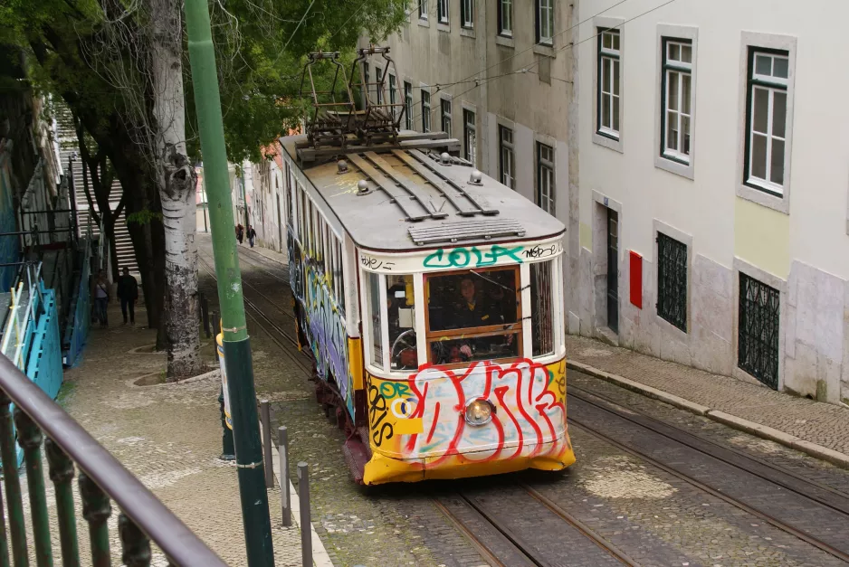 Lissabon kabelbane Elevador da Glória på Calçada da Glória (2013)