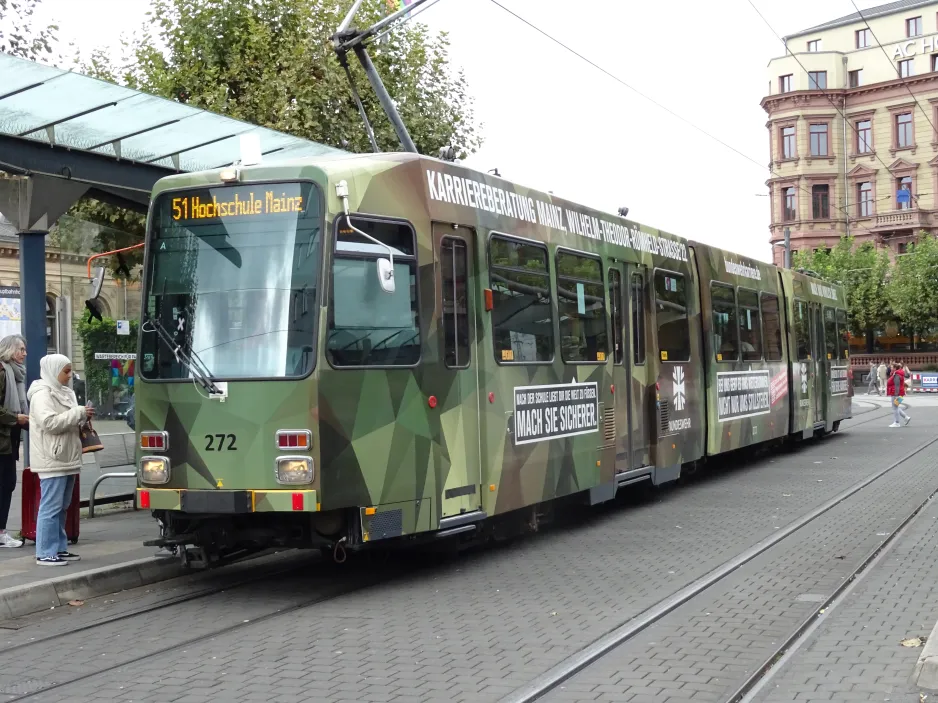 Mainz sporvognslinje 51 med ledvogn 272 ved Hauptbahnhof (2024)