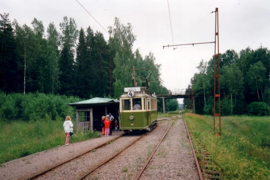 Malmköping museumslinje med motorvogn 34 ved Hosjö (1995)