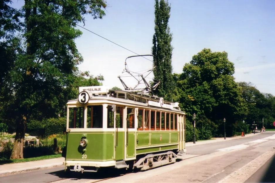 Malmø Museispårvägen med motorvogn 20 ved Stadsbiblioteket (2007)