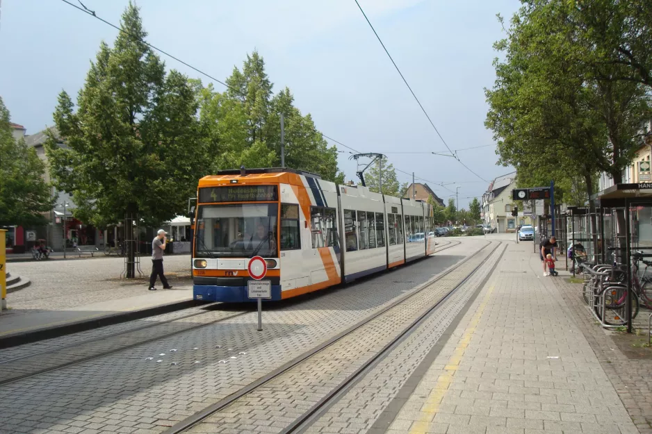 Mannheim regionallinje 4 med lavgulvsledvogn 2208 ved Hans-Warsch-Platz (2014)