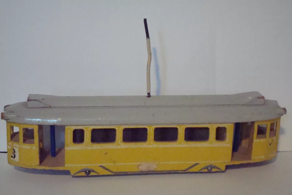 Modelsporvogn: Siden af en linie 3 bogiemotorvogn (1953)