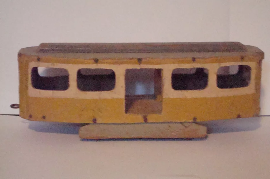 Modelsporvogn: Træ bivogn set fra siden (1925)