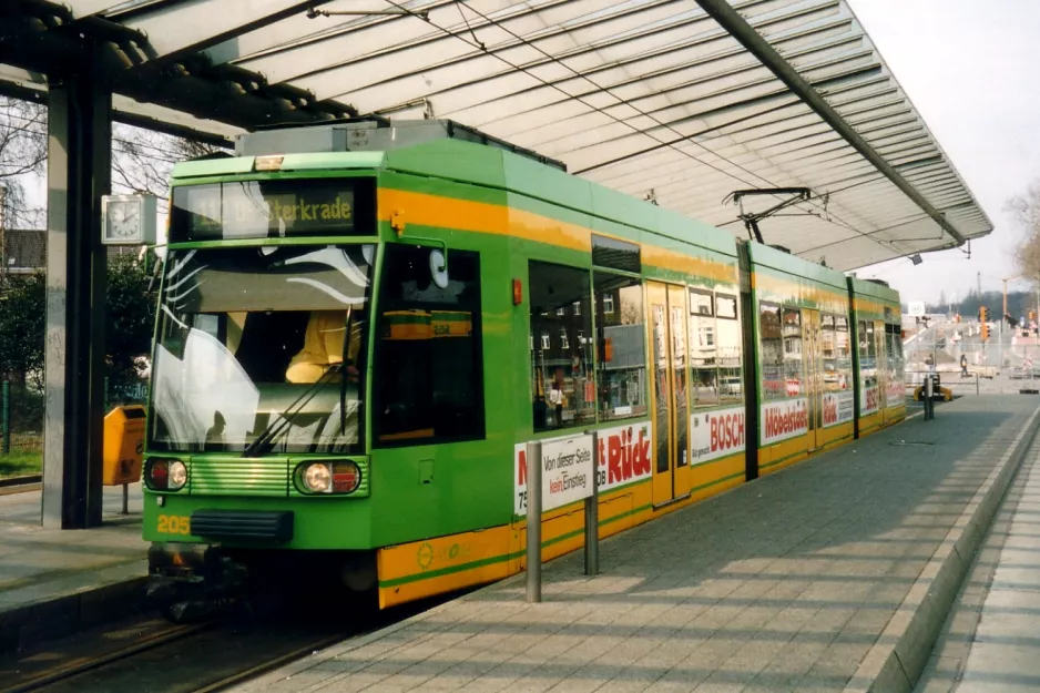 Mülheim an der Ruhr regionallinje 112 med lavgulvsledvogn 205 ved Sterkrade (2004)