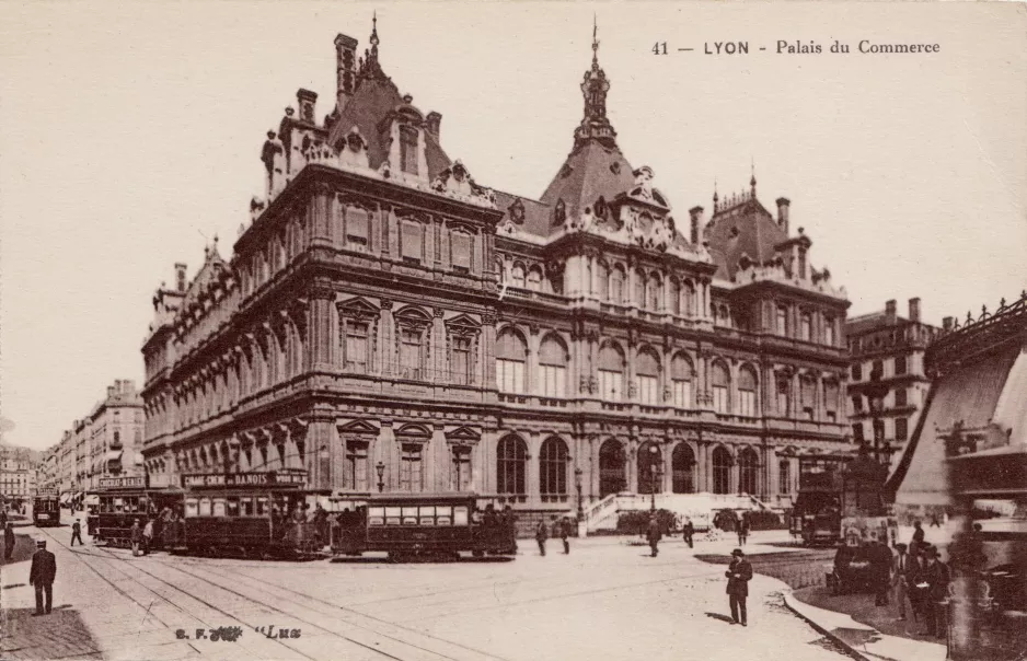 Postkort: 41 - Lyon - Palais du Commerce (1920)