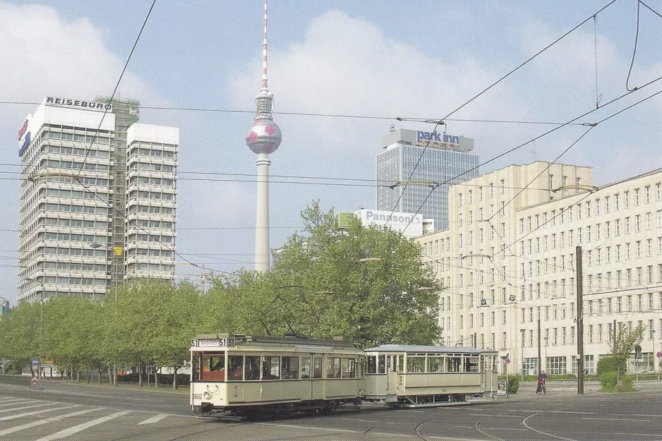 Postkort: Berlin Themenfahrten med museumsvogn 3802 ved Mollstr. / Otto-Braun-Str.  (2006)