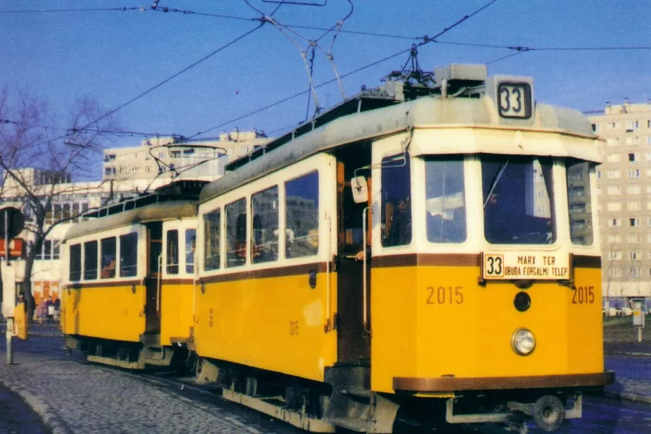 Postkort: Budapest sporvognslinje 33 med motorvogn 2015 på Róbert Károly krt. (1980)