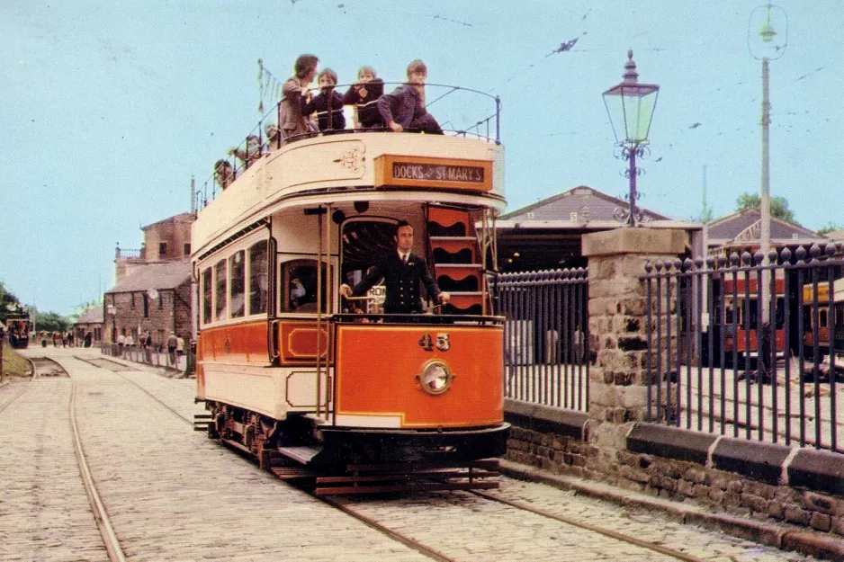 Postkort: Crich museumslinje med dobbeltdækker-motorvogn 45 på Tramway Village (1970)