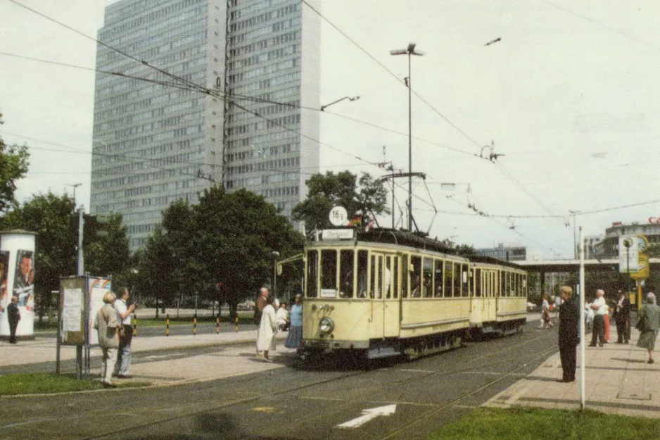 Postkort: Düsseldorf Stadtrundfahrten med motorvogn 954 ved Jan-Wellem-Platz (1988)